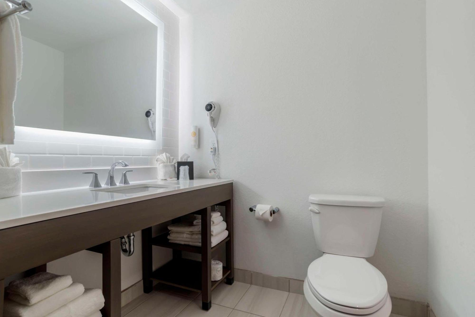 Comfort Inn & Suites Panama City Beach - Pier Park Area Екстериор снимка