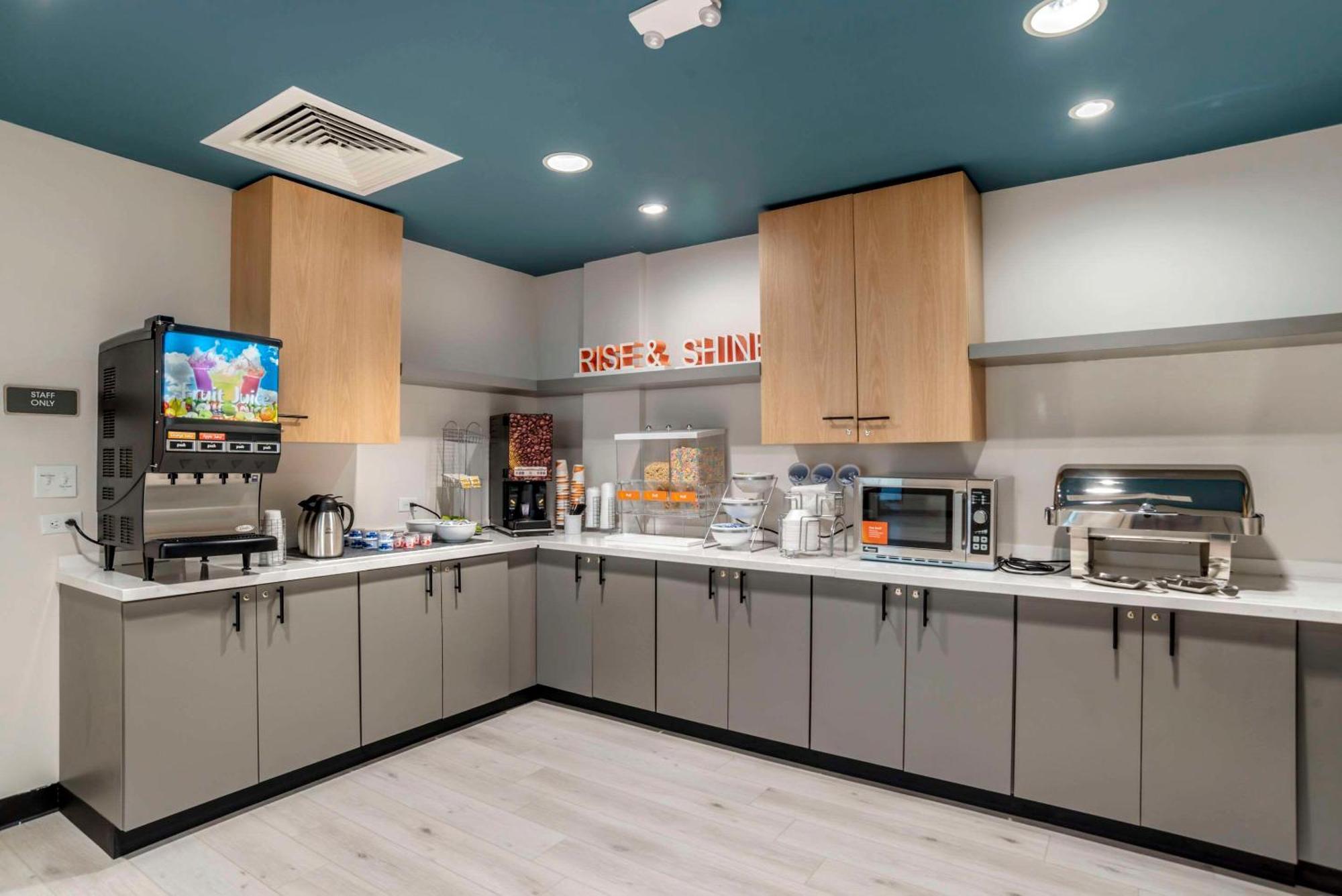 Comfort Inn & Suites Panama City Beach - Pier Park Area Екстериор снимка