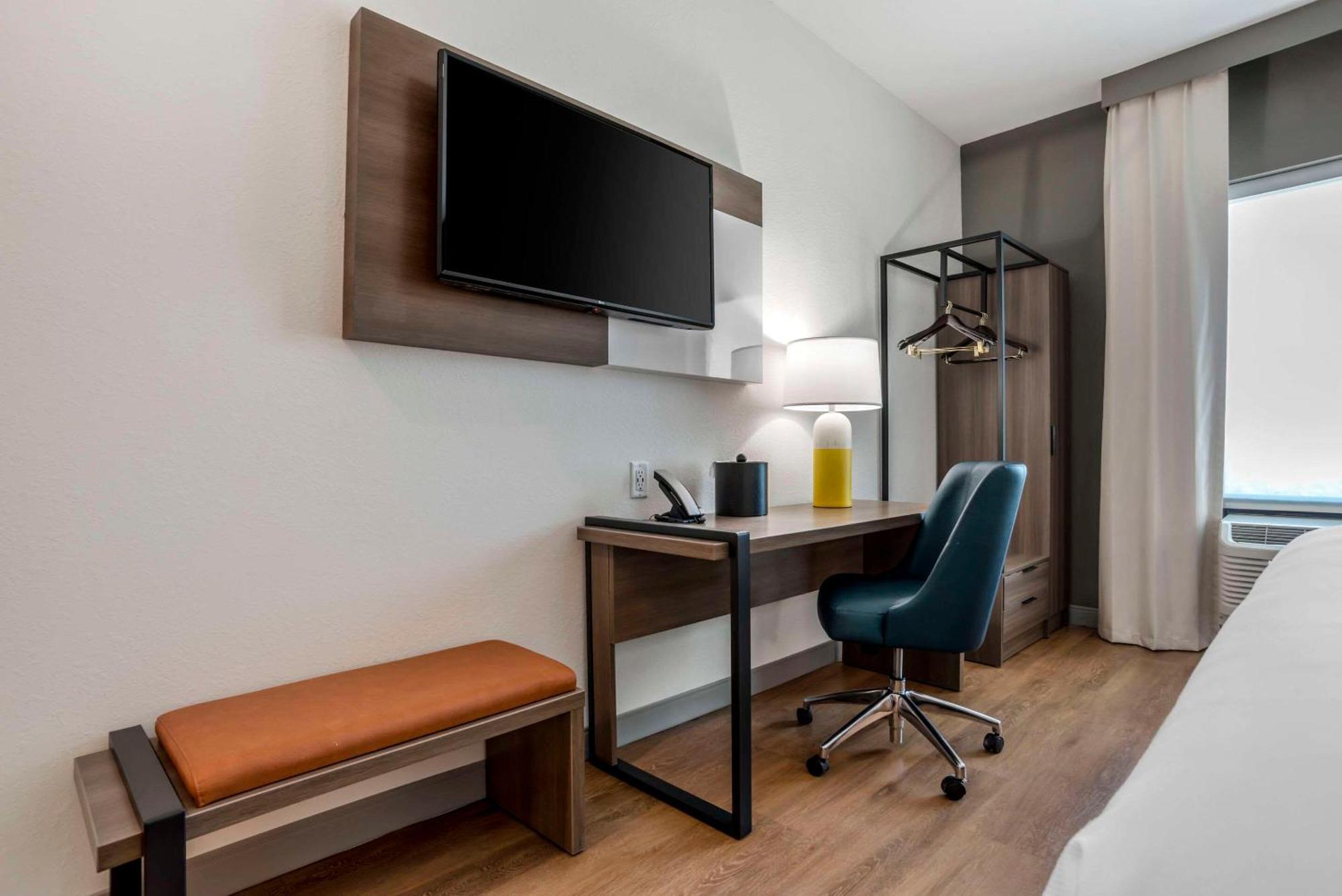 Comfort Inn & Suites Panama City Beach - Pier Park Area Екстериор снимка