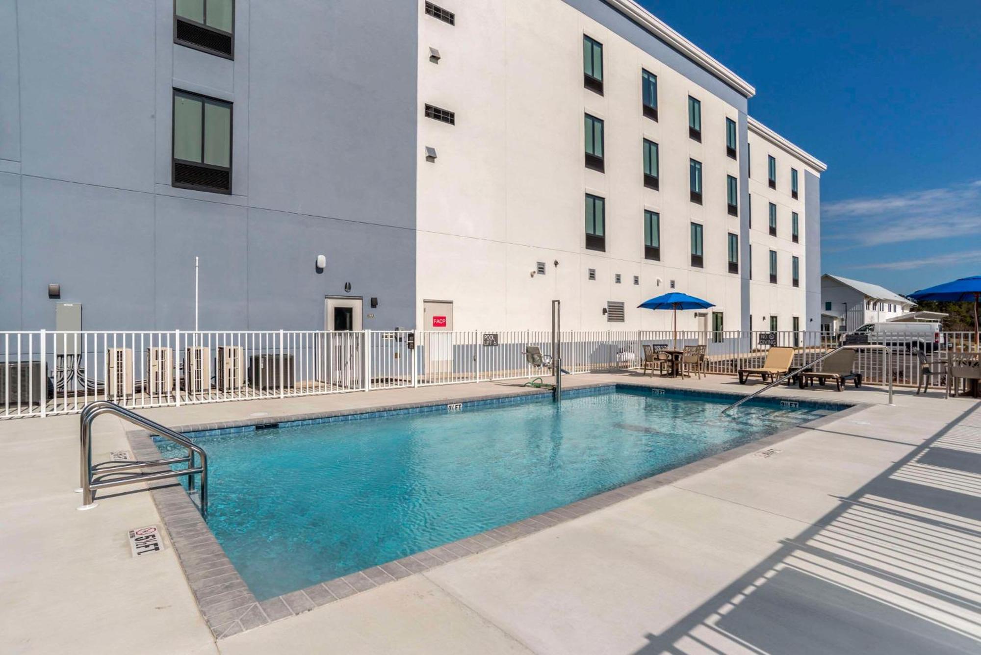 Comfort Inn & Suites Panama City Beach - Pier Park Area Екстериор снимка